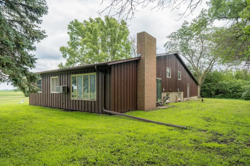 56977 142nd Street Mapleton, MN 56065