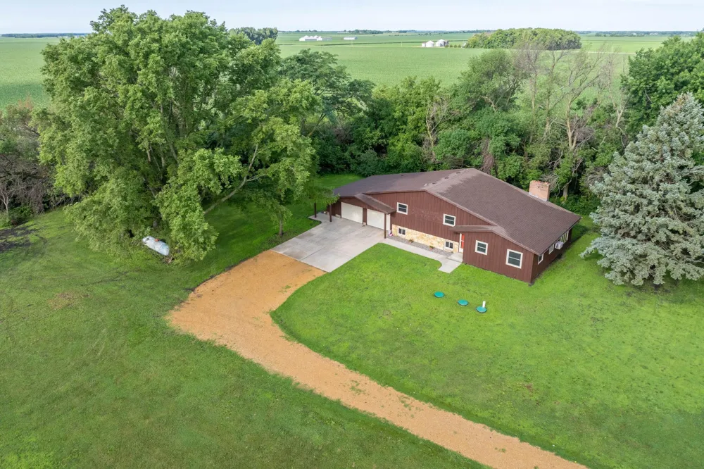 56977 142nd Street Mapleton, MN 56065