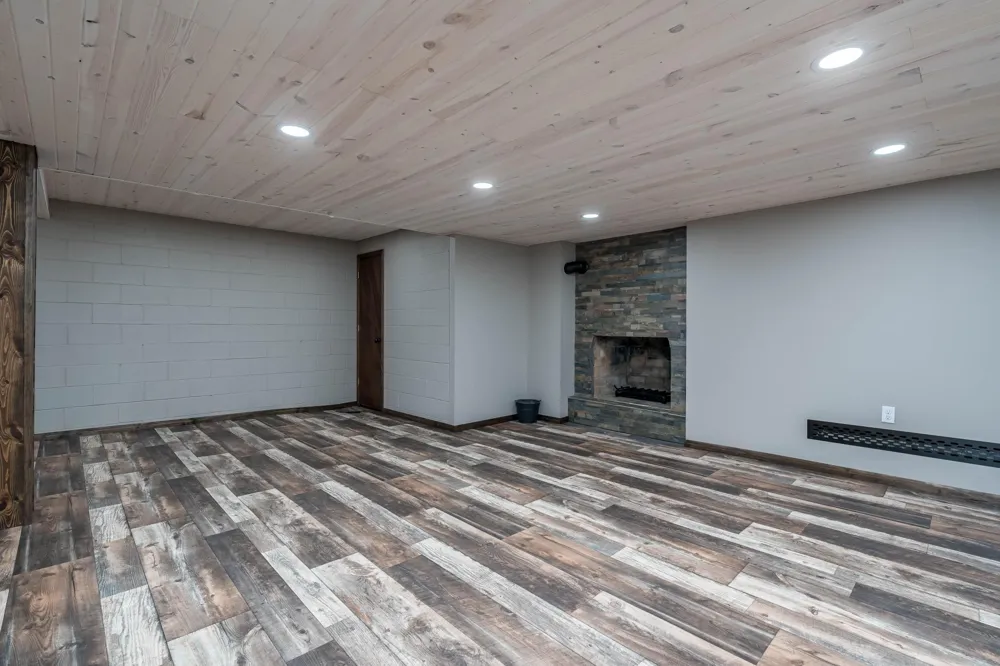 56977 142nd Street Mapleton, MN 56065