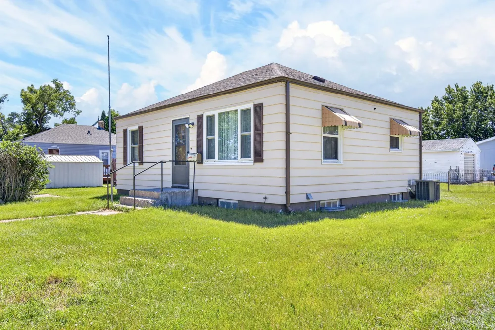 240 7th Street NE Valley City, ND 58072