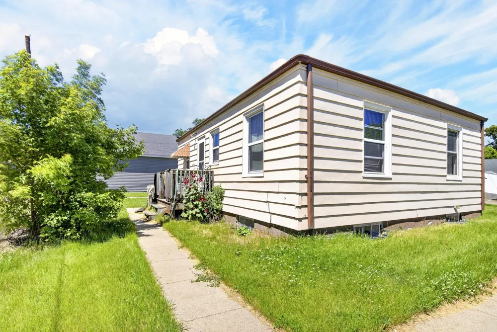 240 7th Street NE Valley City, ND 58072
