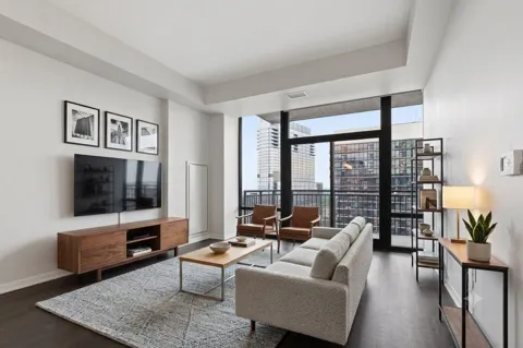 465 Nicollet Mall #2502