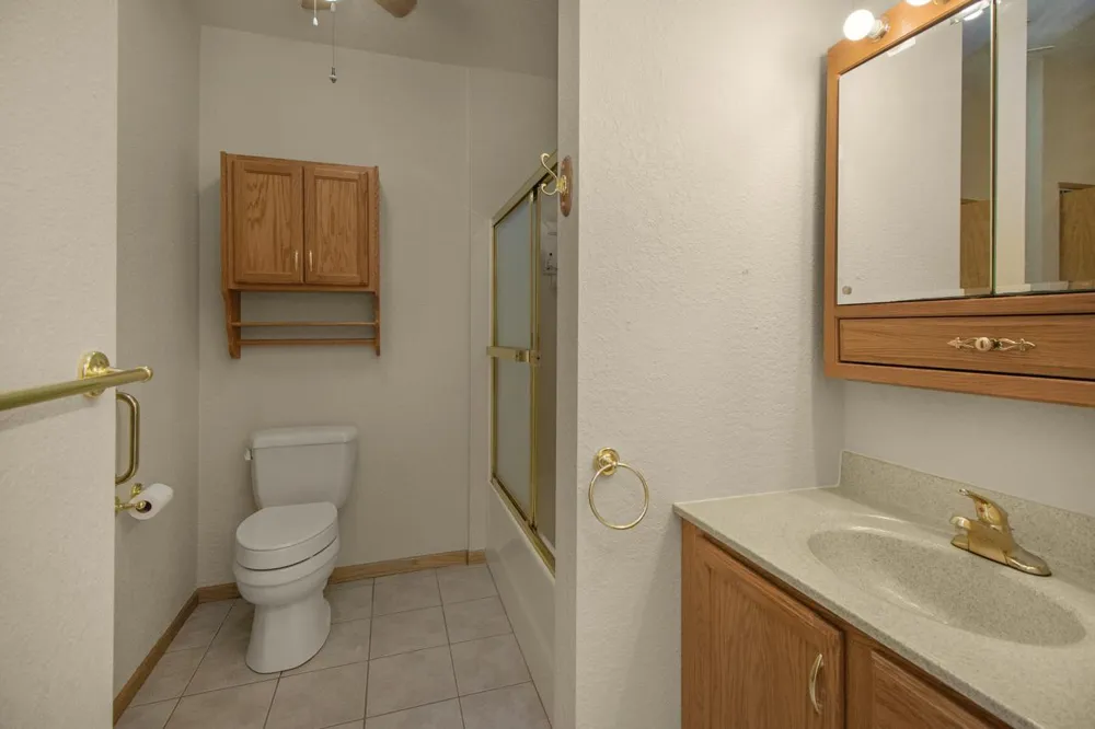 1341 Lake Drive W #B113 Chanhassen, MN 55317