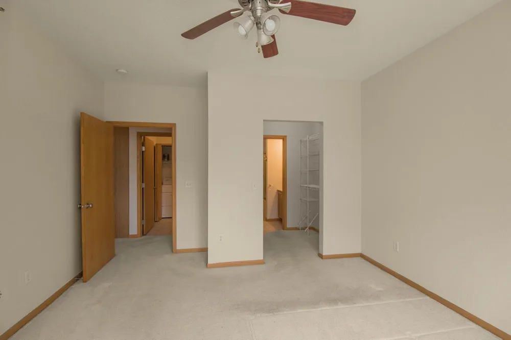 1341 Lake Drive W #B113 Chanhassen, MN 55317