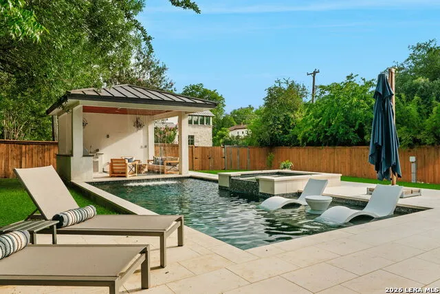 524 GARRATY RD Terrell Hills, TX 78209