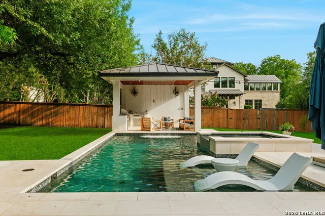 524 GARRATY RD Terrell Hills, TX 78209