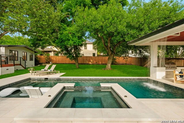 524 GARRATY RD Terrell Hills, TX 78209