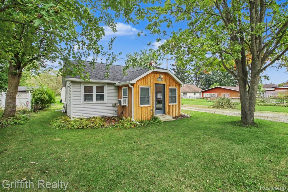 1382 Elmhurst Drive Genoa Township, MI 48843