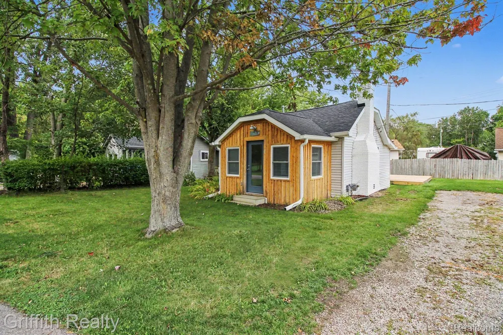 1382 Elmhurst Drive Genoa Township, MI 48843