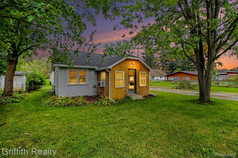 1382 Elmhurst Drive Genoa Township, MI 48843