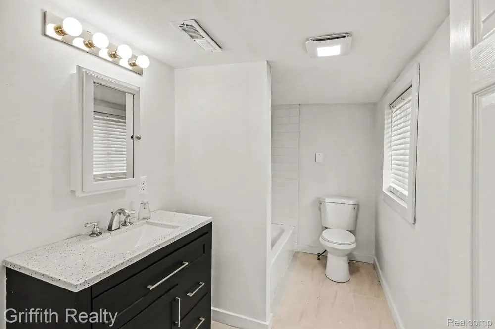 1382 Elmhurst Drive Genoa Township, MI 48843