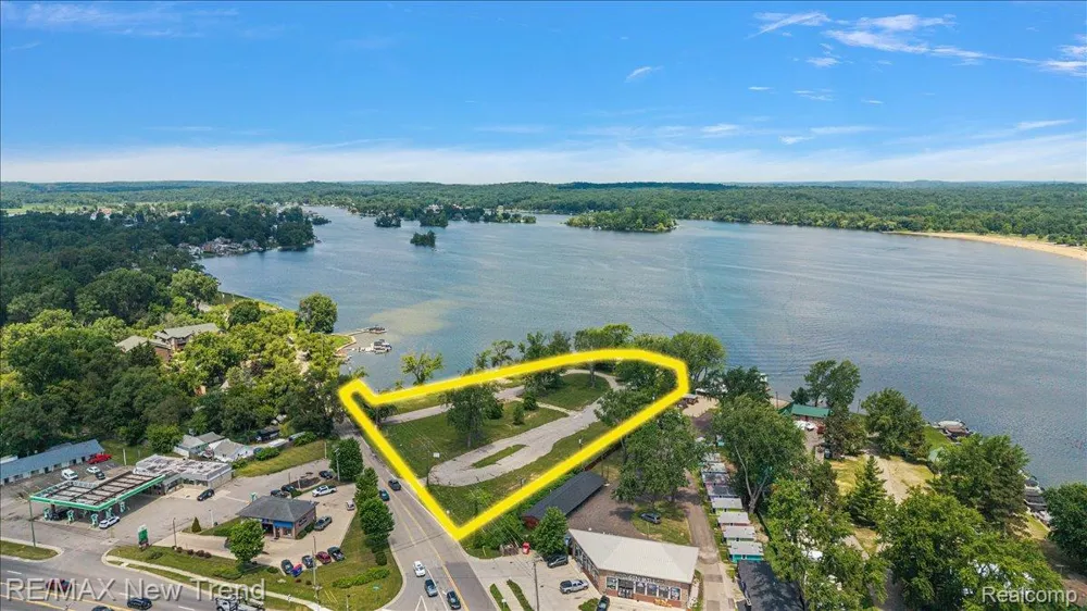 8300 Pontiac Lake Road White Lake Charter Township, MI 48386