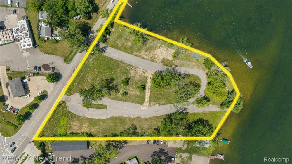 8300 Pontiac Lake Road White Lake Charter Township, MI 48386