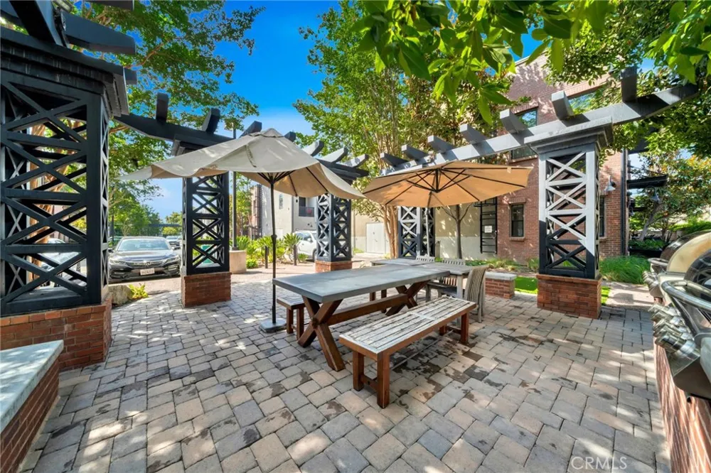 563 W Maple Avenue Orange, CA 92868