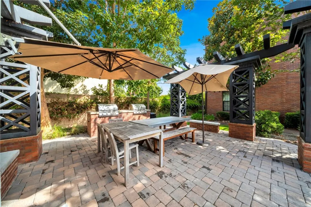 563 W Maple Avenue Orange, CA 92868