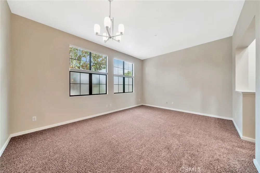 563 W Maple Avenue Orange, CA 92868