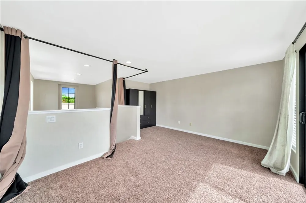 563 W Maple Avenue Orange, CA 92868