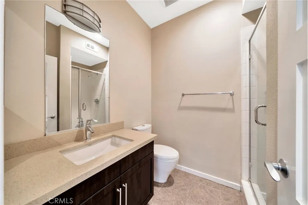 563 W Maple Avenue Orange, CA 92868