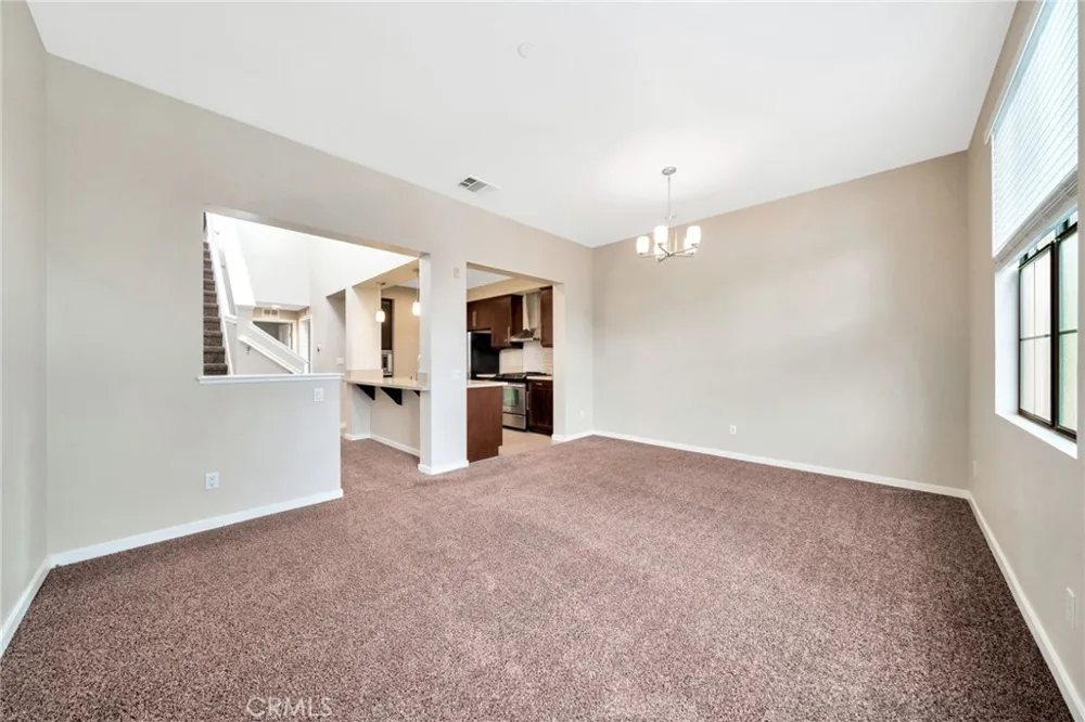 563 W Maple Avenue Orange, CA 92868