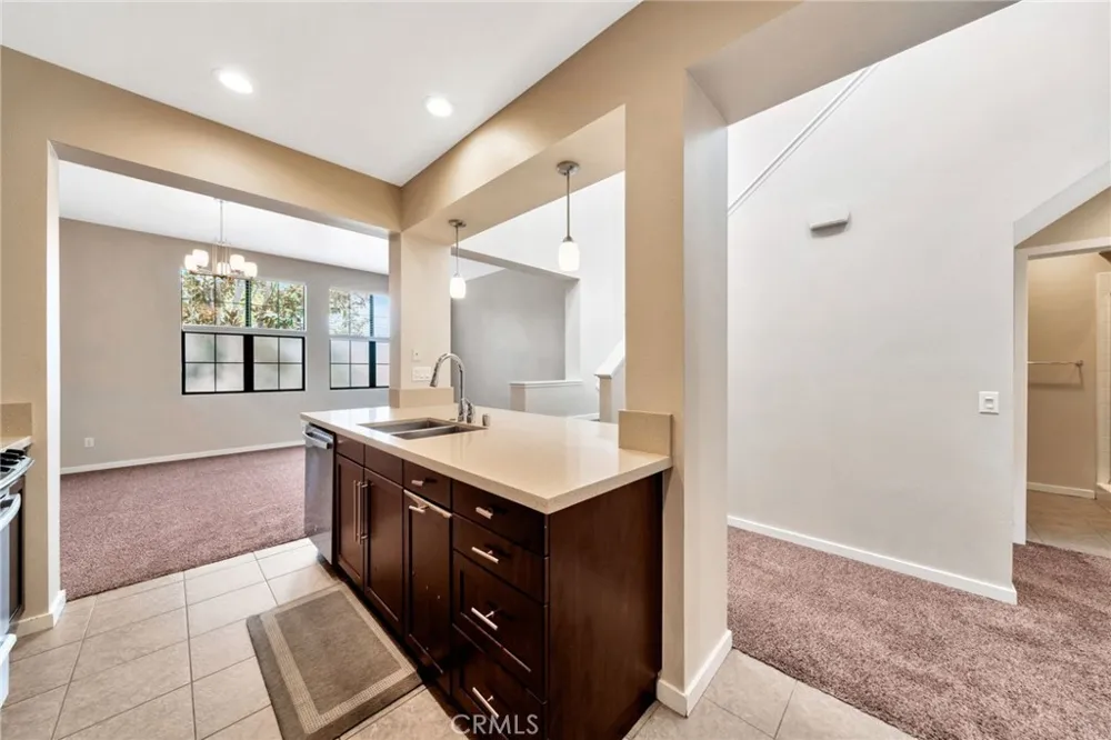 563 W Maple Avenue Orange, CA 92868