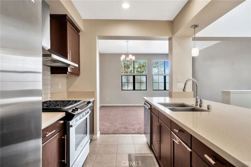563 W Maple Avenue Orange, CA 92868