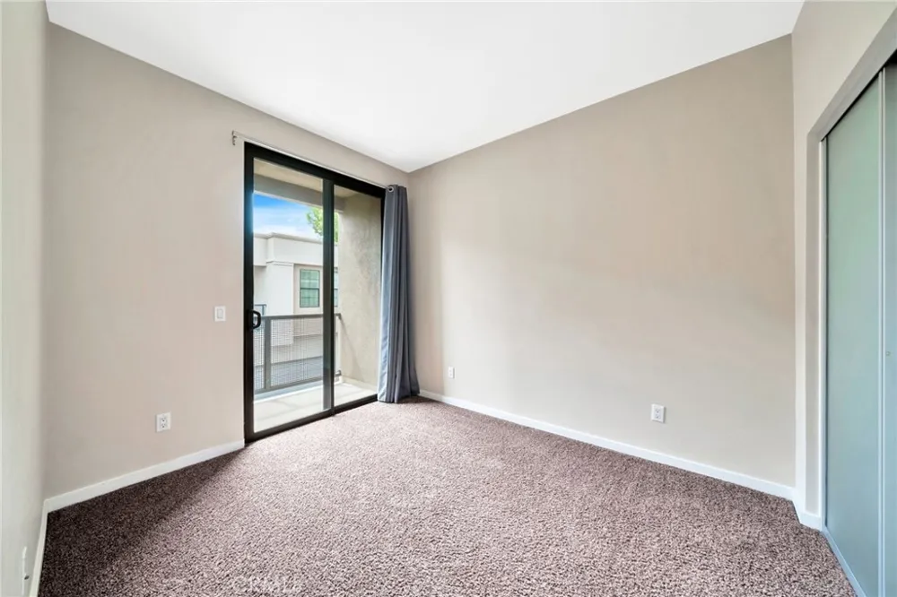 563 W Maple Avenue Orange, CA 92868