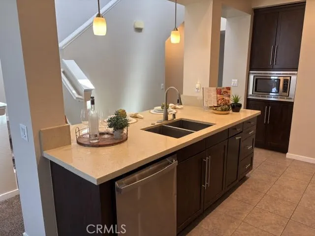563 W Maple Avenue Orange, CA 92868