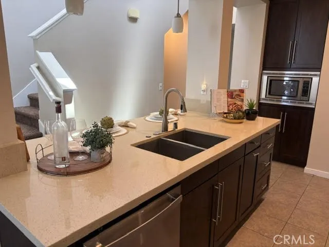 563 W Maple Avenue Orange, CA 92868