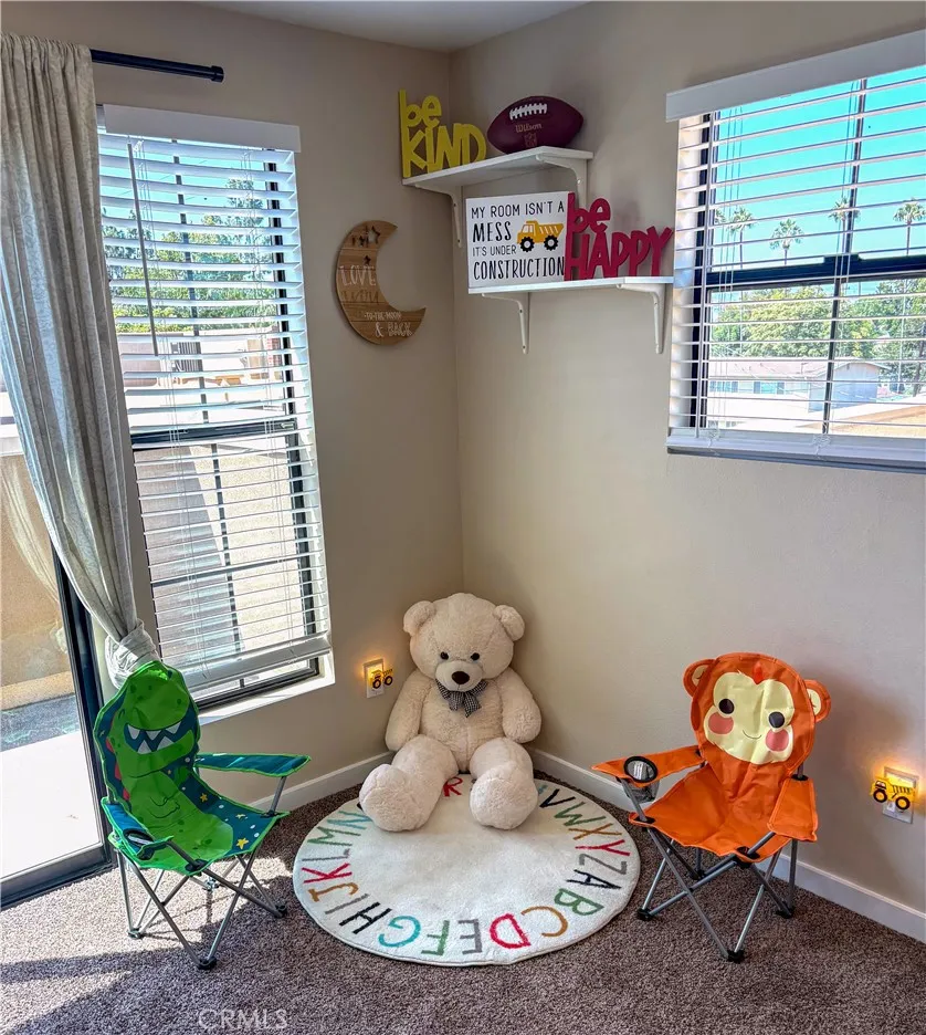563 W Maple Avenue Orange, CA 92868