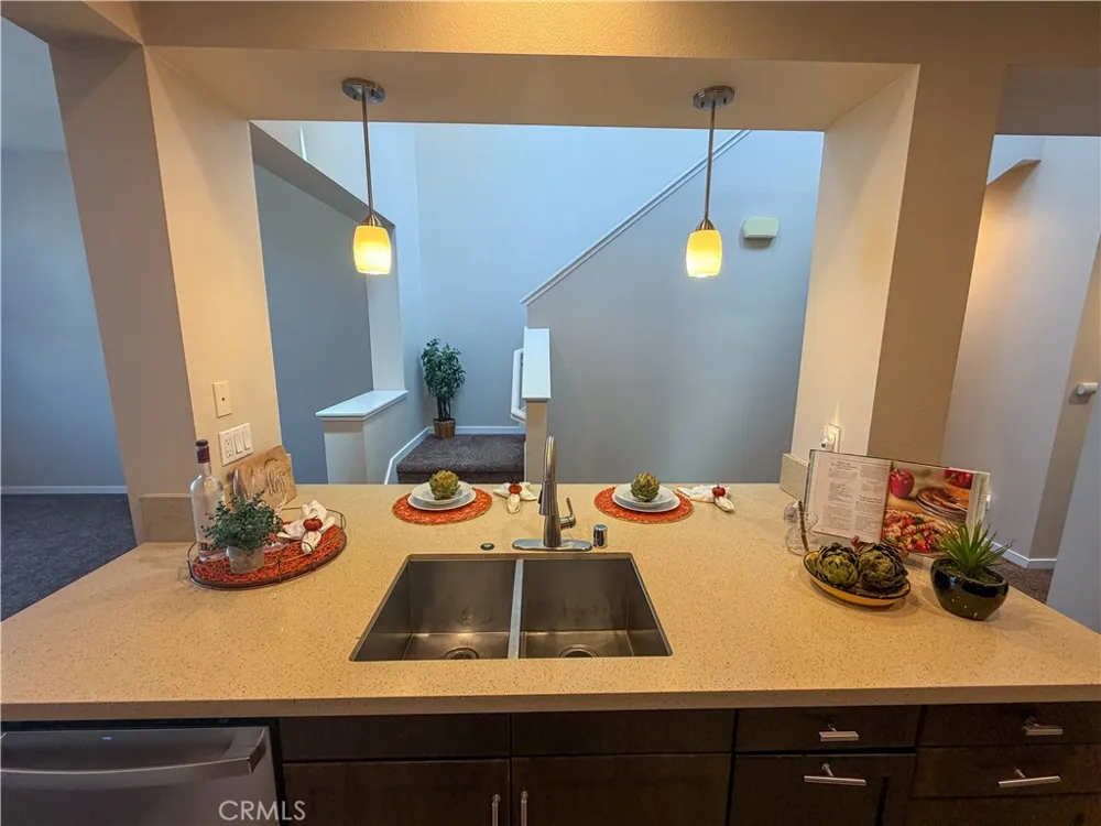 563 W Maple Avenue Orange, CA 92868