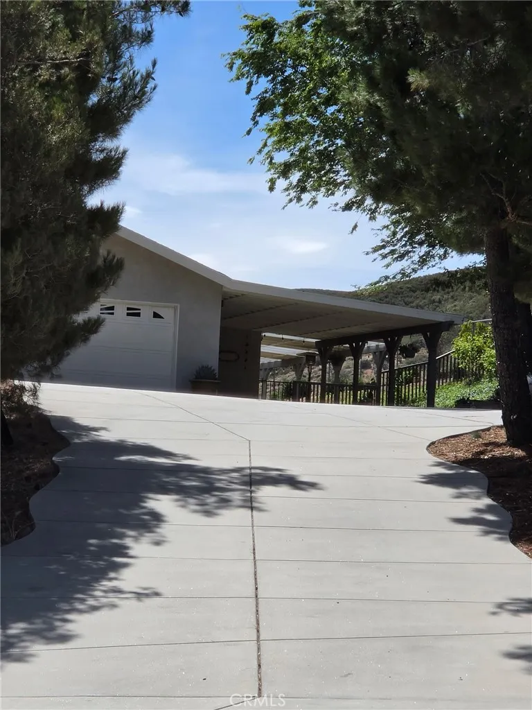 39030 Bouquet Canyon Leona Valley, CA 93551