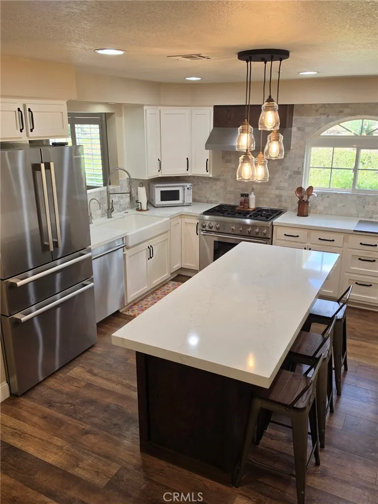 39030 Bouquet Canyon Leona Valley, CA 93551