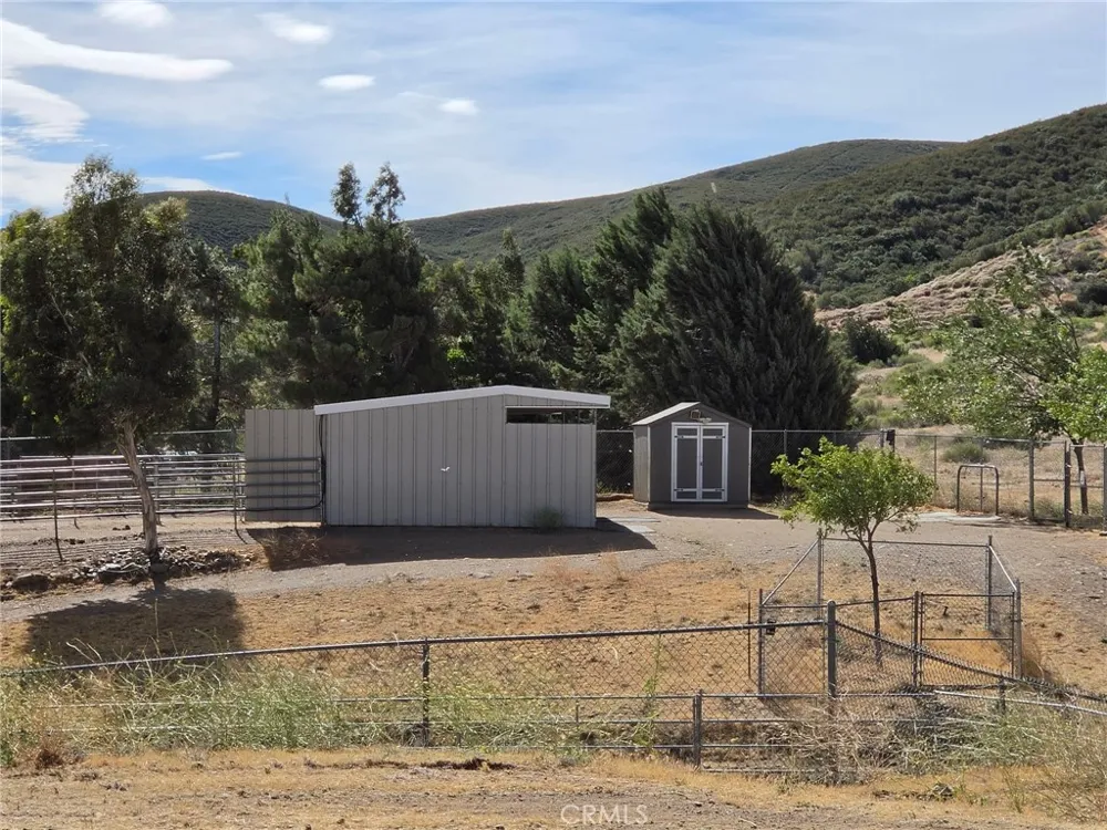 39030 Bouquet Canyon Leona Valley, CA 93551