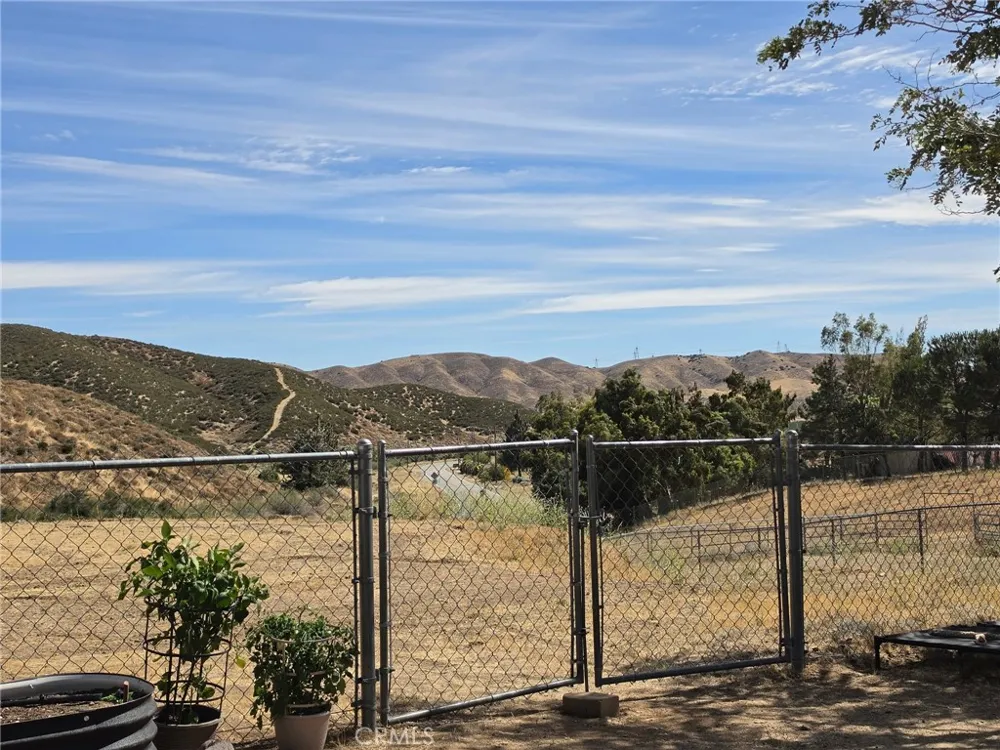 39030 Bouquet Canyon Leona Valley, CA 93551