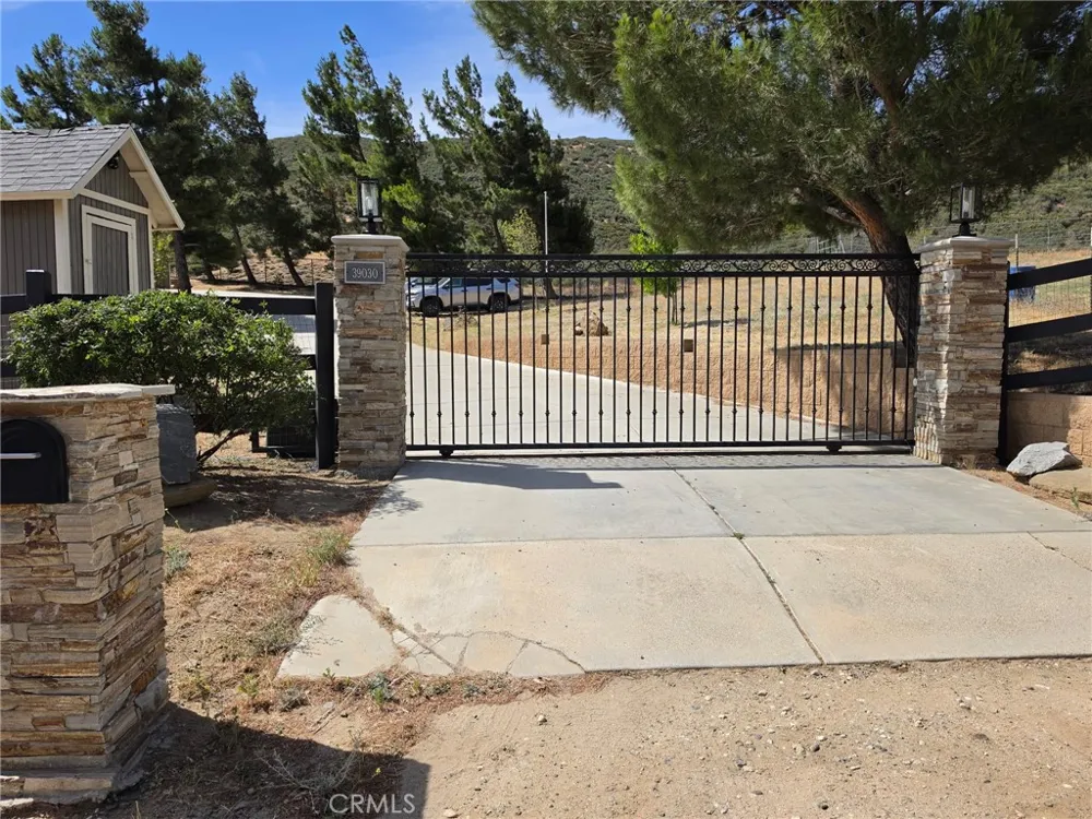 39030 Bouquet Canyon Leona Valley, CA 93551
