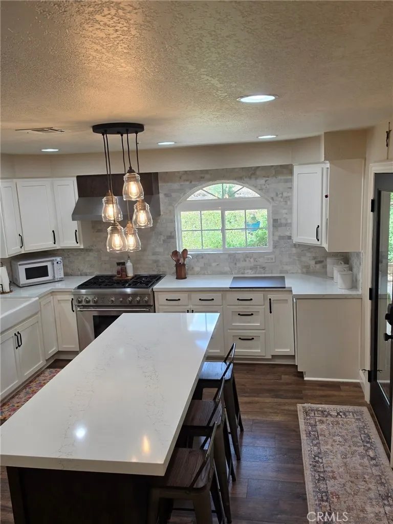 39030 Bouquet Canyon Leona Valley, CA 93551