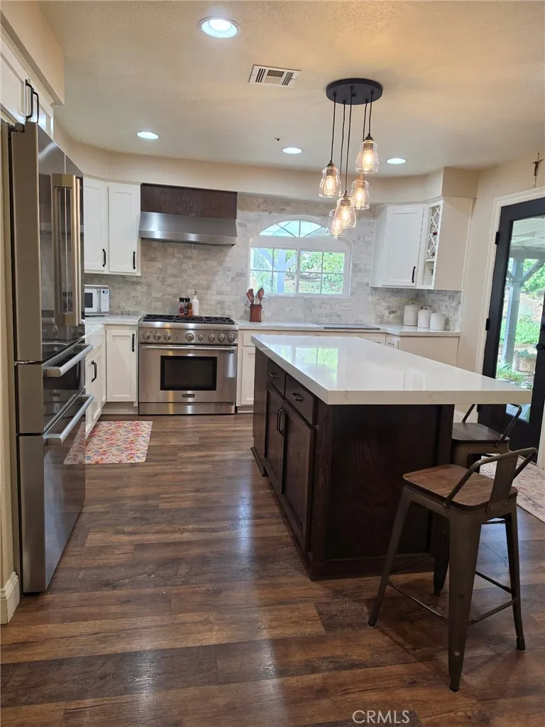 39030 Bouquet Canyon Leona Valley, CA 93551