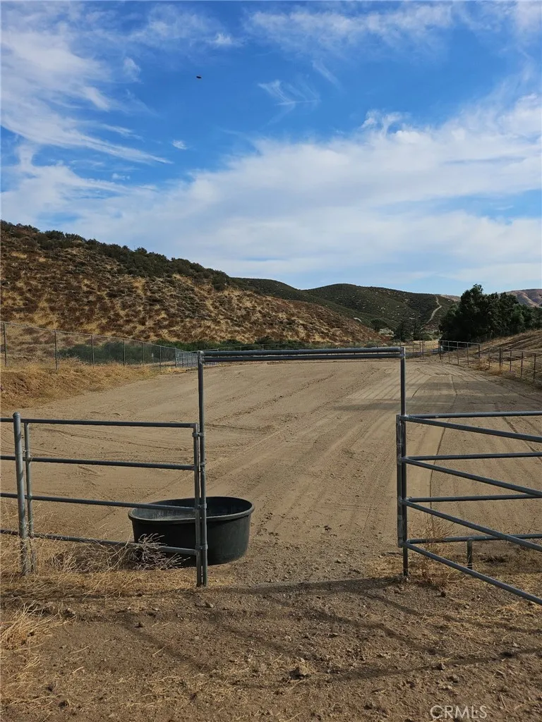 39030 Bouquet Canyon Leona Valley, CA 93551