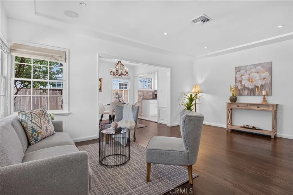 5938 Simpson Ave Valley Village, CA 91607