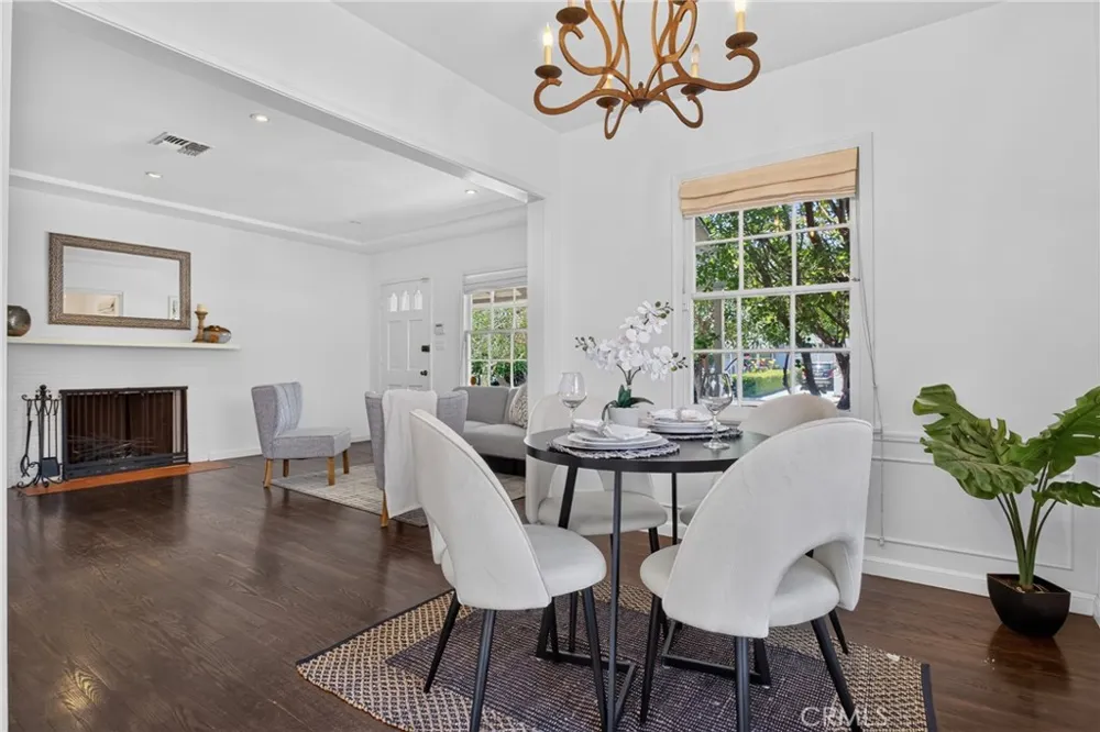 5938 Simpson Ave Valley Village, CA 91607