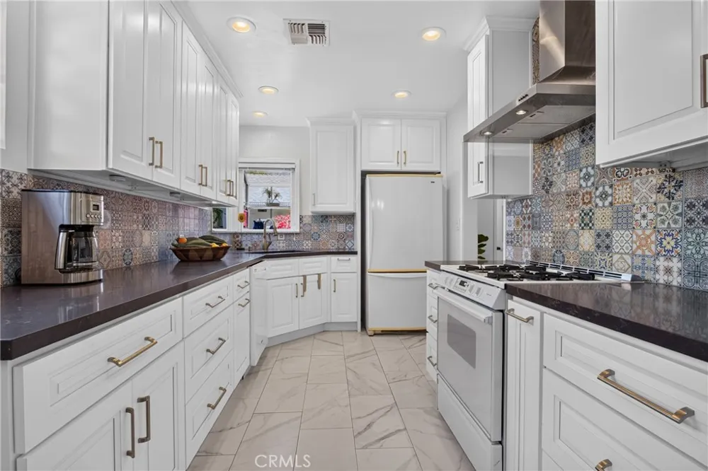 5938 Simpson Ave Valley Village, CA 91607