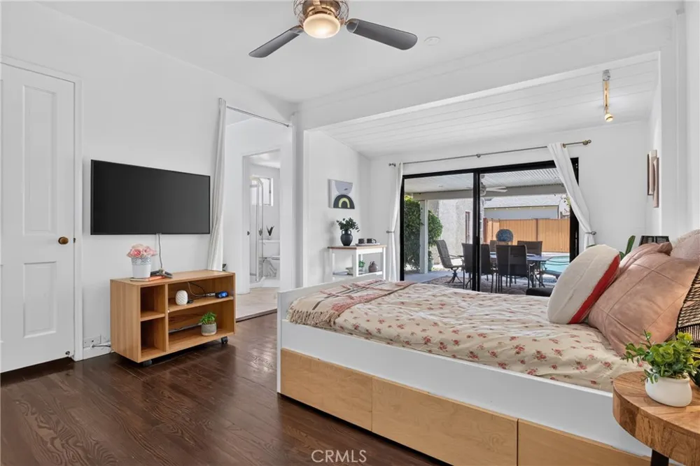 5938 Simpson Ave Valley Village, CA 91607
