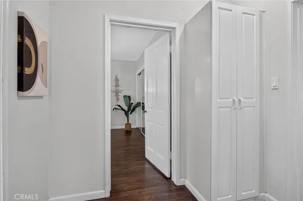 5938 Simpson Ave Valley Village, CA 91607