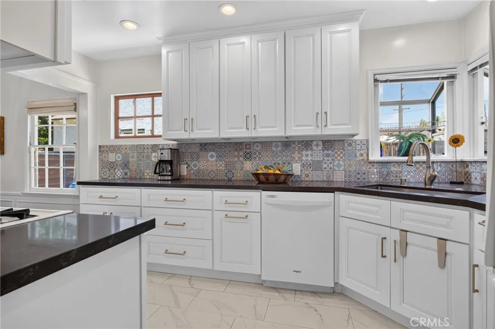 5938 Simpson Ave Valley Village, CA 91607