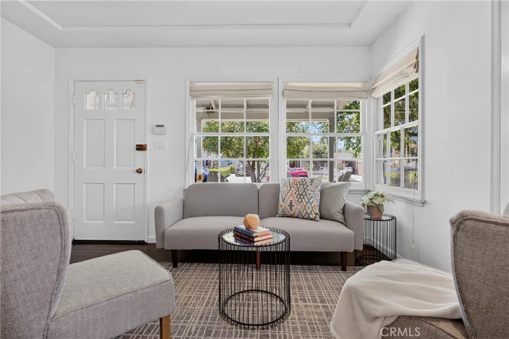5938 Simpson Ave Valley Village, CA 91607
