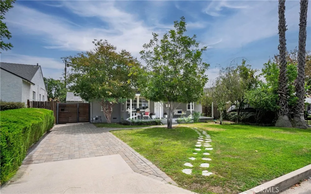 5938 Simpson Ave Valley Village, CA 91607