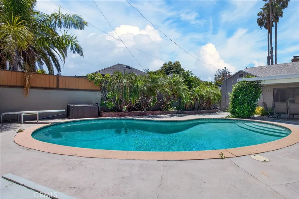 5938 Simpson Ave Valley Village, CA 91607
