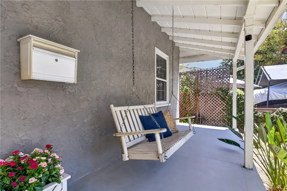 5938 Simpson Ave Valley Village, CA 91607