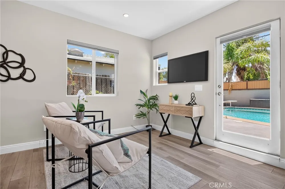 5938 Simpson Ave Valley Village, CA 91607