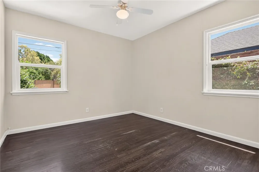 5938 Simpson Ave Valley Village, CA 91607